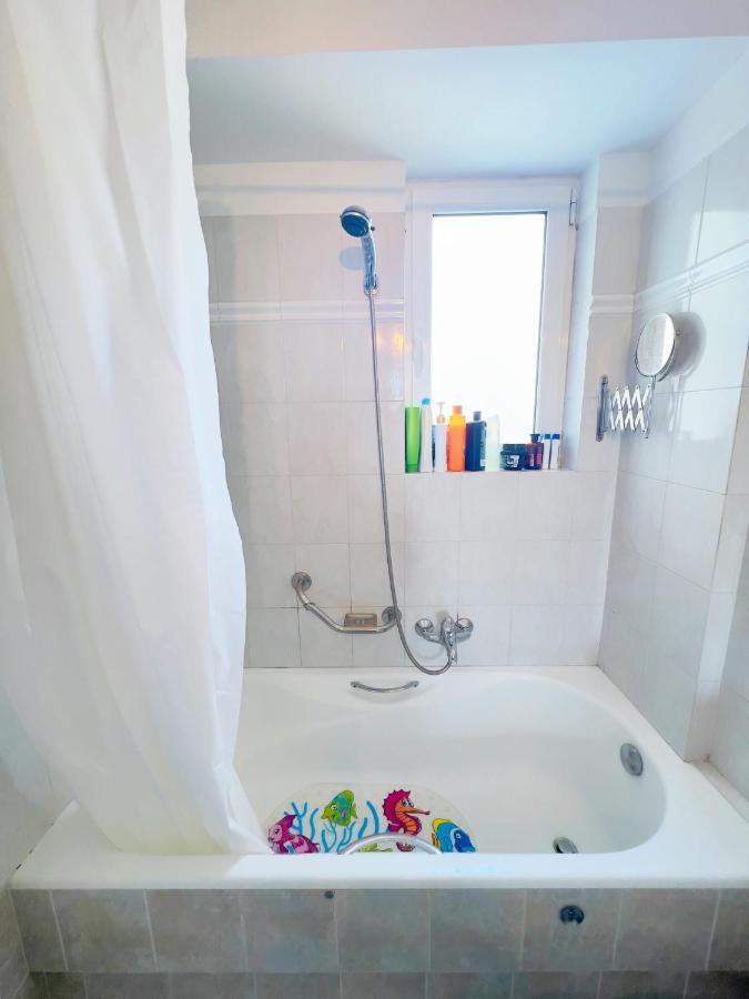 Cozy Fairytal Garden Apartment, Family Friendly, Free Parking, 15 Min To Airport Αθήνα Εξωτερικό φωτογραφία