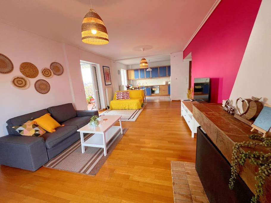 Cozy Fairytal Garden Apartment, Family Friendly, Free Parking, 15 Min To Airport Αθήνα Εξωτερικό φωτογραφία