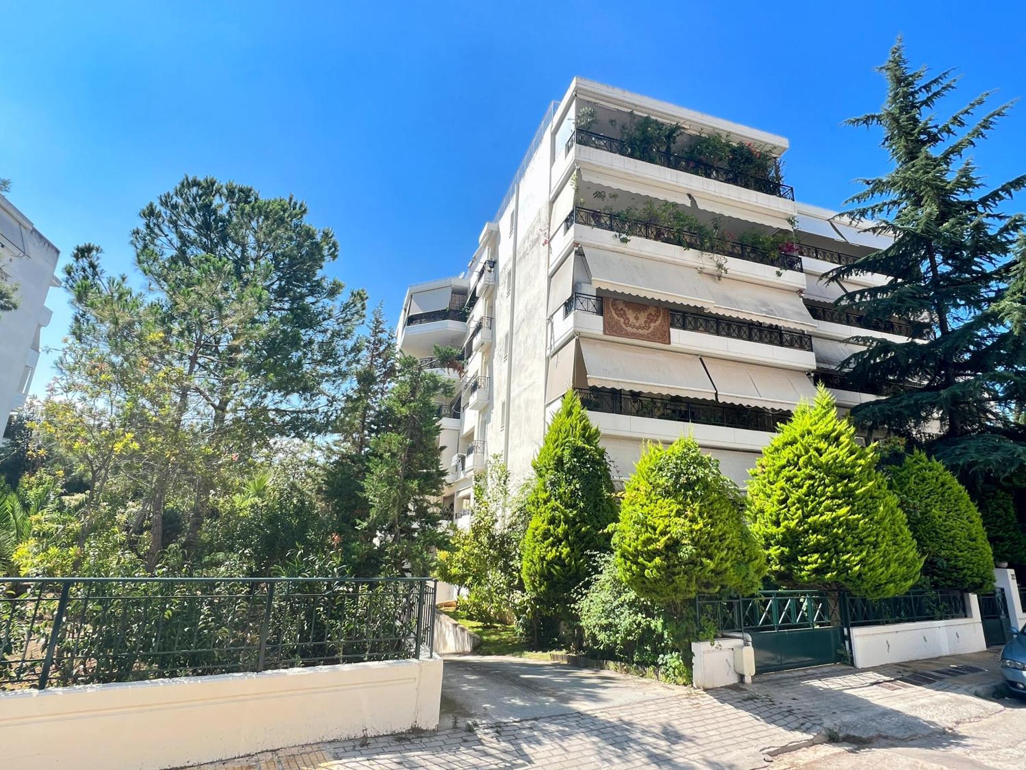 Cozy Fairytal Garden Apartment, Family Friendly, Free Parking, 15 Min To Airport Αθήνα Εξωτερικό φωτογραφία