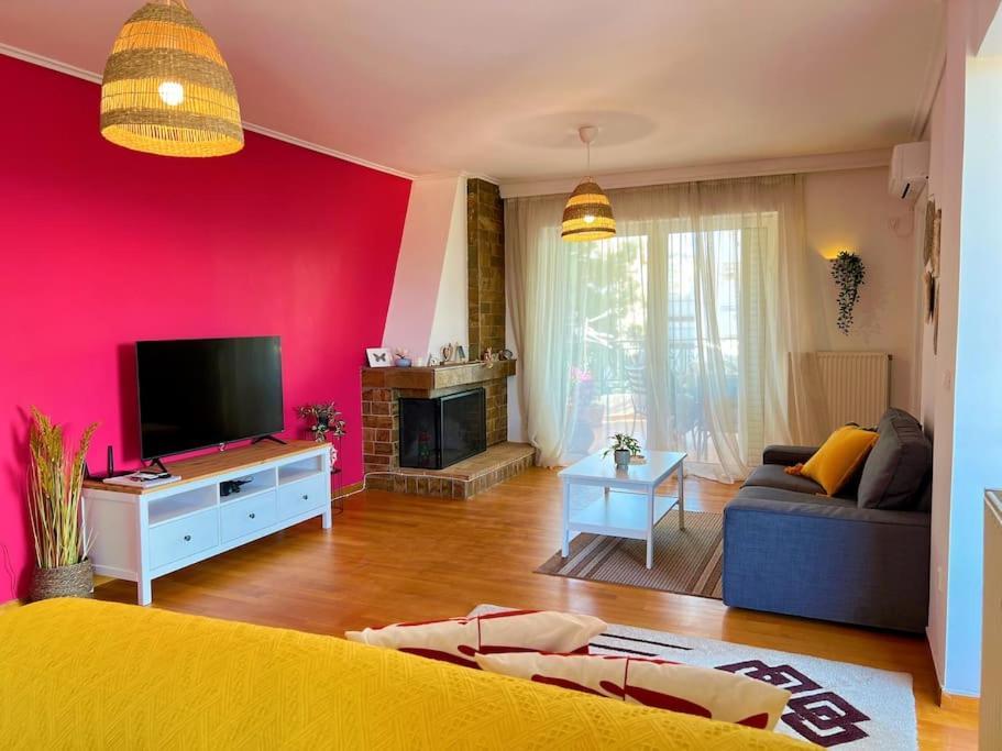 Cozy Fairytal Garden Apartment, Family Friendly, Free Parking, 15 Min To Airport Αθήνα Εξωτερικό φωτογραφία