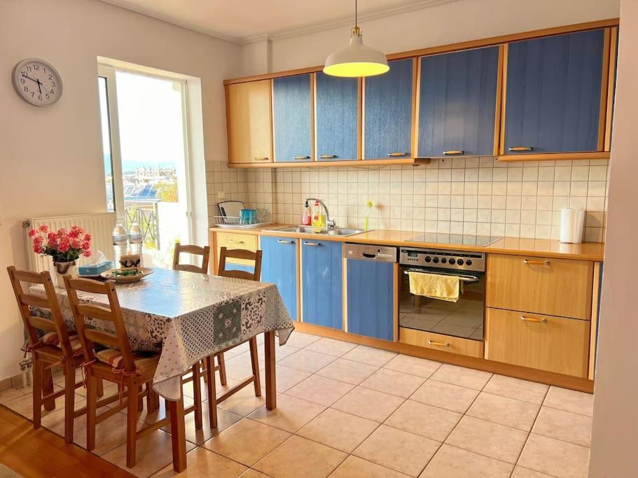 Cozy Fairytal Garden Apartment, Family Friendly, Free Parking, 15 Min To Airport Αθήνα Εξωτερικό φωτογραφία