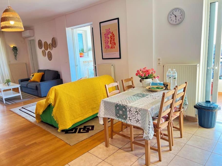 Cozy Fairytal Garden Apartment, Family Friendly, Free Parking, 15 Min To Airport Αθήνα Εξωτερικό φωτογραφία